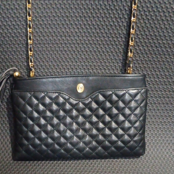 Ganson Handbags - Elegant Black Quilted Crossbody Bag with Gold Accents